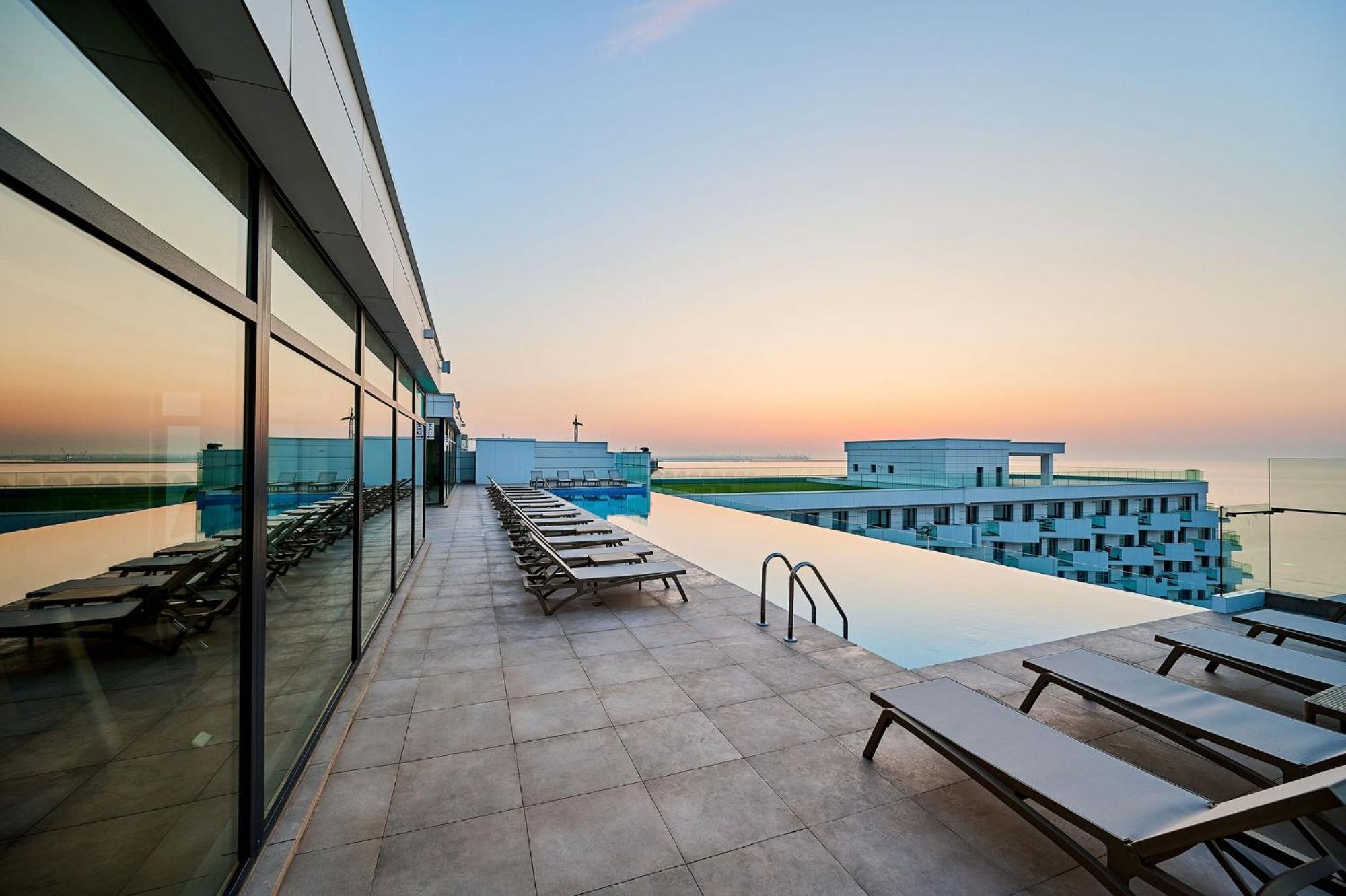 Wave N' Sea Apartment In Infinity Beach Resort - Parking มามายา ภายนอก รูปภาพ